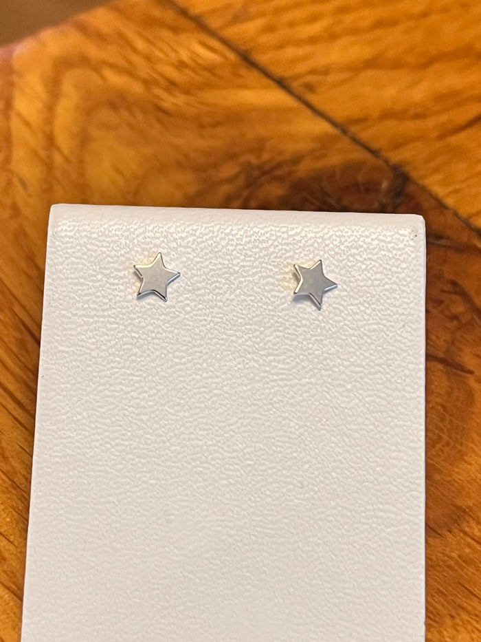 Tiny star studs