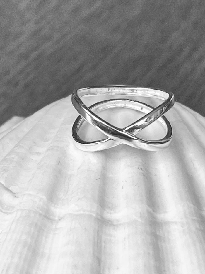 Criss Cross Ring